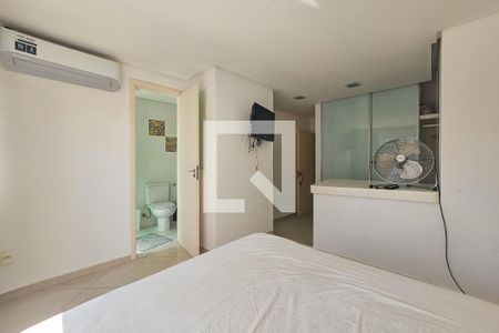 Suíte 1 de apartamento para alugar com 2 quartos, 140m² em Jardim Las Palmas, Guarujá