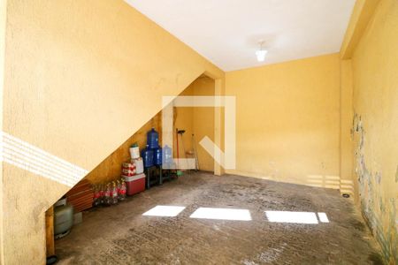 Garagem de casa para alugar com 2 quartos, 118m² em Jardim Monte Azul, São Paulo