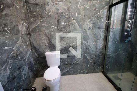 Banheiro de apartamento para alugar com 1 quarto, 45m² em Ramos, Rio de Janeiro