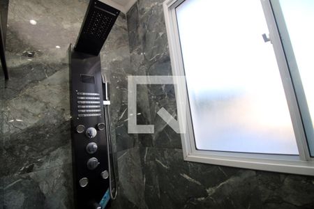 Banheiro de apartamento para alugar com 1 quarto, 45m² em Ramos, Rio de Janeiro