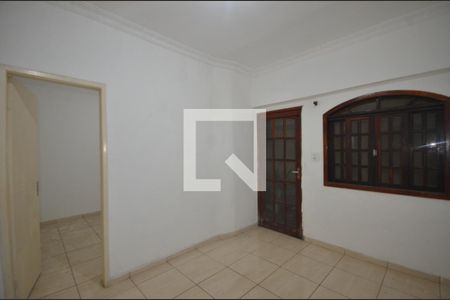 Sala de casa para alugar com 2 quartos, 70m² em Vila Valqueire, Rio de Janeiro