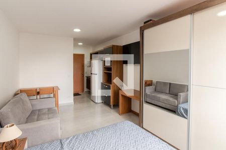 Quarto e Sala de apartamento à venda com 1 quarto, 24m² em Vila Mazzei, São Paulo