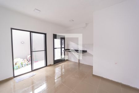 Sala/Cozinha de apartamento para alugar com 2 quartos, 42m² em Vila Campanela, São Paulo