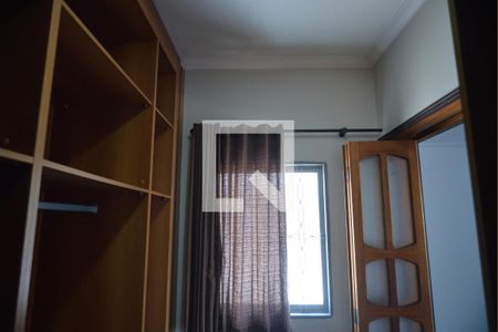 Closet do Quarto 1 de casa para alugar com 3 quartos, 274m² em Parque Novo Oratório, Santo André