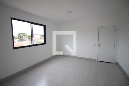Sala de apartamento para alugar com 3 quartos, 70m² em Brasil Industrial, Belo Horizonte