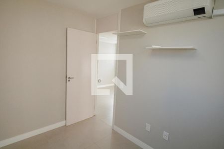 Quarto 1 de apartamento para alugar com 2 quartos, 42m² em Campo Grande, Rio de Janeiro