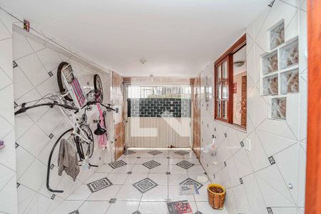 Garagem de casa à venda com 3 quartos, 250m² em Rubem Berta, Porto Alegre
