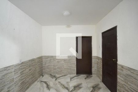 Sala de casa para alugar com 1 quarto, 65m² em Ouro Verde, Nova Iguaçu
