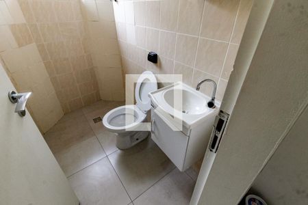 Banheiro de casa para alugar com 2 quartos, 50m² em Jardim Record, Taboão da Serra