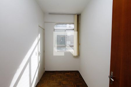 Quarto 1 de apartamento para alugar com 3 quartos, 52m² em Coração Eucarístico, Belo Horizonte