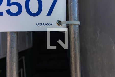 Code de casa à venda com 7 quartos, 180m² em Padroeira, Osasco