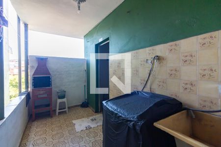 Quintal de casa à venda com 7 quartos, 180m² em Padroeira, Osasco