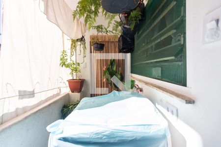 Quintal de casa à venda com 7 quartos, 180m² em Padroeira, Osasco