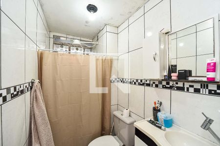 Banheiro de apartamento à venda com 1 quarto, 40m² em Jardim Sabará, Porto Alegre