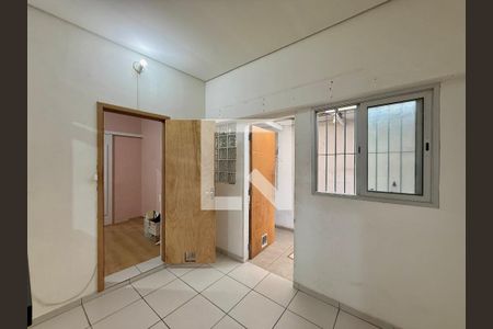 Sala de casa à venda com 4 quartos, 200m² em Parque Colonial, São Paulo