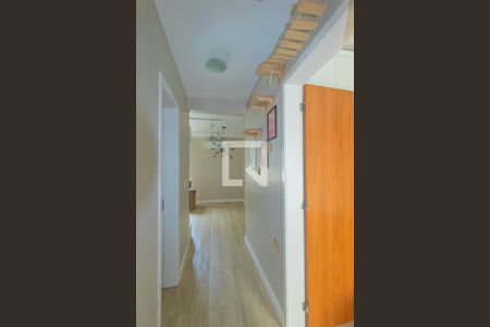 Corredor de casa de condomínio para alugar com 2 quartos, 80m² em Olaria, Canoas