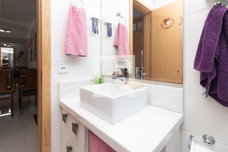 Banheiro de apartamento para alugar com 1 quarto, 45m² em Partenon, Porto Alegre