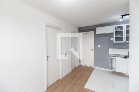 Sala  de apartamento para alugar com 2 quartos, 36m² em Chacara Santa Lucia, Carapicuíba