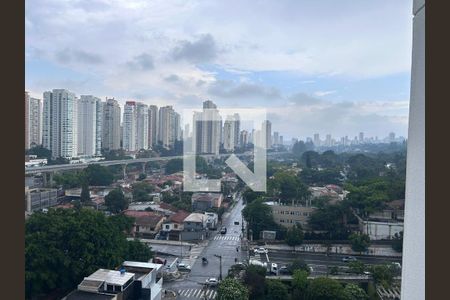Vista Sala/Cozinha de apartamento para alugar com 1 quarto, 27m² em Campo Belo, São Paulo