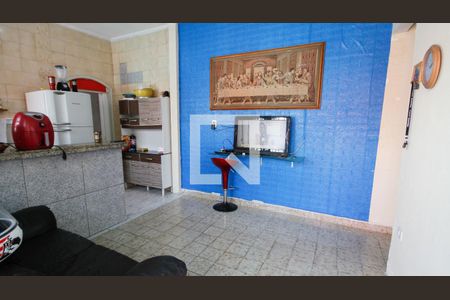 Sala de casa de condomínio para alugar com 2 quartos, 100m² em Vila Caiçara, Praia Grande