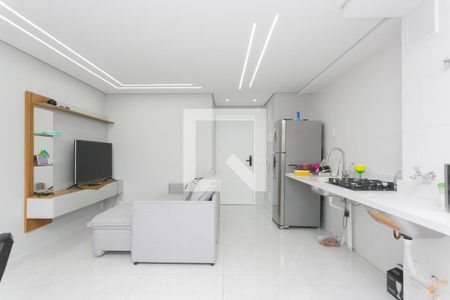 Sala / Cozinha  de apartamento para alugar com 2 quartos, 43m² em Vila Carmosina, São Paulo