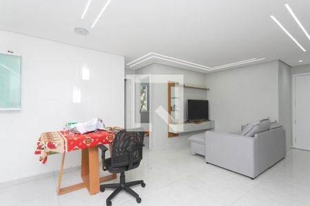 Sala / Cozinha  de apartamento para alugar com 2 quartos, 43m² em Vila Carmosina, São Paulo