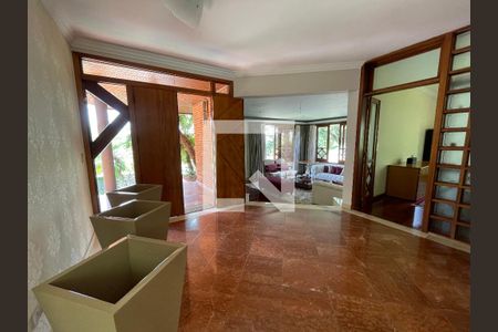 Casa de Condomínio para alugar com 4 quartos, 950m² em Parque Dom Henrique, Cotia