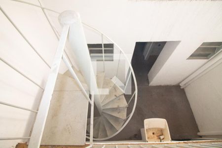 Escada de casa para alugar com 1 quarto, 90m² em Santo Amaro, São Paulo