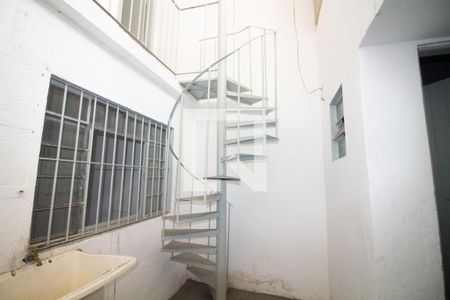 Escada de casa para alugar com 1 quarto, 90m² em Santo Amaro, São Paulo