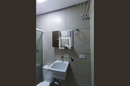 Banheiro de kitnet/studio para alugar com 1 quarto, 28m² em Mooca, São Paulo