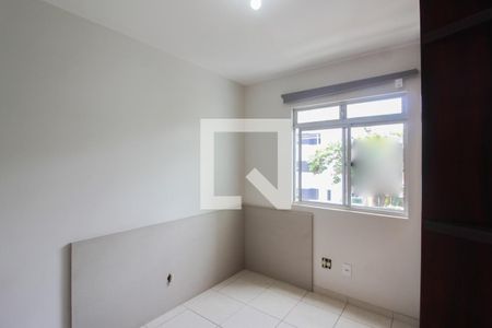 Quarto 2 de apartamento para alugar com 2 quartos, 54m² em Castelo, Belo Horizonte