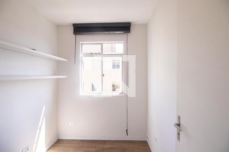 Quarto 1 de apartamento para alugar com 3 quartos, 54m² em Pinheirinho, Curitiba