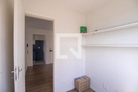 Quarto 1 de apartamento para alugar com 3 quartos, 54m² em Pinheirinho, Curitiba