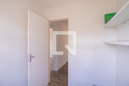 Quarto 1 de apartamento para alugar com 3 quartos, 54m² em Pinheirinho, Curitiba