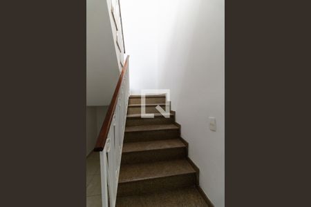 Escada de casa à venda com 4 quartos, 197m² em Vila Brasilio Machado, São Paulo