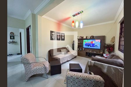 Casa à venda com 6 quartos, 180m² em Conjunto Lagoa, Belo Horizonte