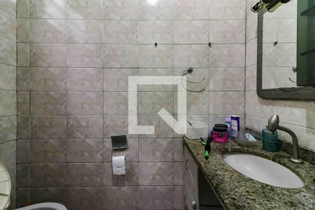 Banheiro de casa à venda com 3 quartos, 100m² em Cidade São Francisco, São Paulo