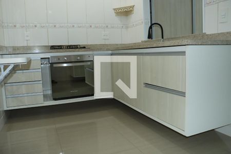 Casa de Condomínio para alugar com 2 quartos, 80m² em Jardim Isis, Cotia