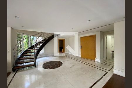 Hall de entrada de apartamento à venda com 6 quartos, 360m² em Higienópolis, São Paulo
