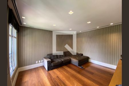 Sala de TV de apartamento à venda com 6 quartos, 360m² em Higienópolis, São Paulo