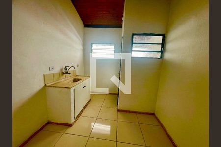 Sala cozinha de kitnet/studio para alugar com 1 quarto, 34m² em Jardim Cocaia, Guarulhos