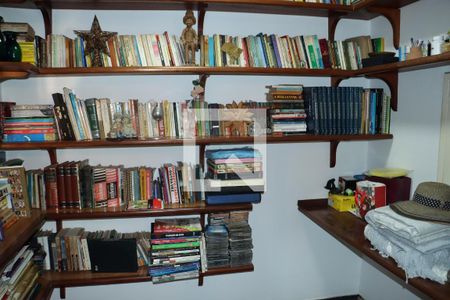 Escritório  de casa de condomínio para alugar com 5 quartos, 400m² em Chácara Pavoeiro, Cotia