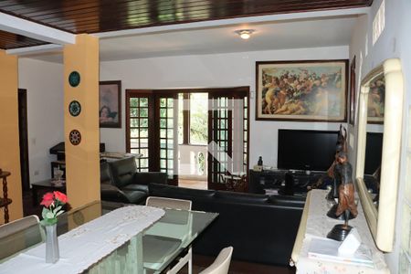 Sala de casa de condomínio para alugar com 5 quartos, 400m² em Chácara Pavoeiro, Cotia