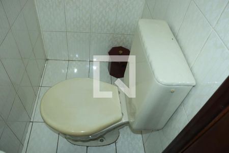 Lavabo de casa de condomínio para alugar com 5 quartos, 400m² em Chácara Pavoeiro, Cotia