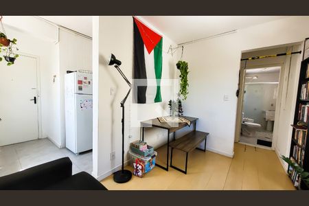 Sala de apartamento à venda com 1 quarto, 43m² em Cambuí, Campinas