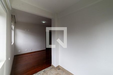 Sala de apartamento para alugar com 3 quartos, 127m² em Sagrada Família, Belo Horizonte