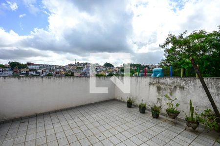 Quintal de casa à venda com 3 quartos, 146m² em Jardim Monte Alegre, Taboão da Serra