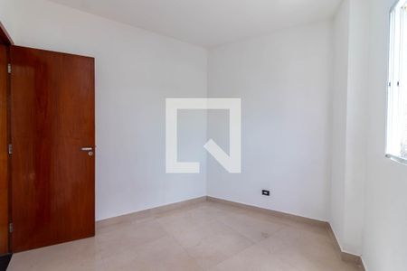Quarto 1 de apartamento para alugar com 2 quartos, 40m² em Vila Prado, São Paulo