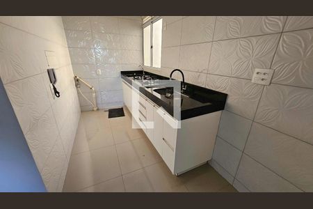 Cozinha e Área de Serviço de apartamento para alugar com 2 quartos, 42m² em Residencial Barcelona, Goiânia
