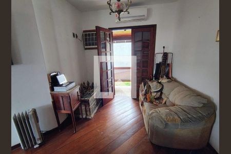 Casa à venda com 4 quartos, 250m² em São Francisco, Niterói